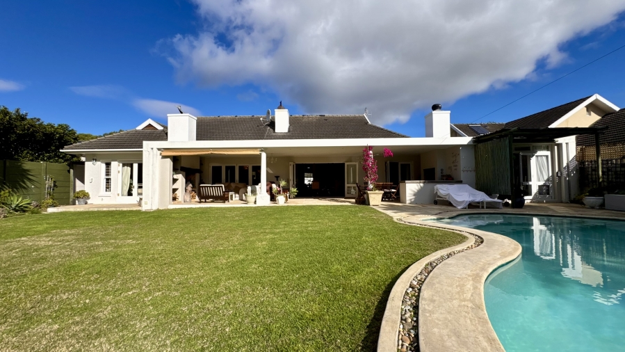 To Let 3 Bedroom Property for Rent in Tokai Western Cape